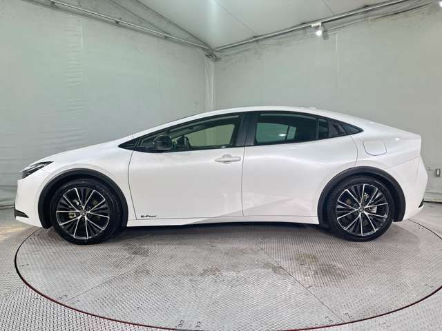 TOYOTA PRIUS 4WD 2025