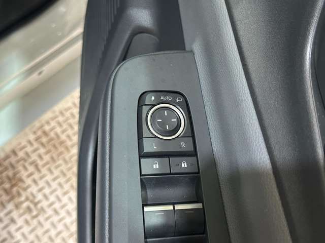 TOYOTA PRIUS 4WD 2025