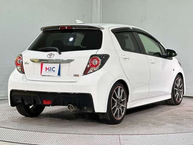 TOYOTA VITZ 2012