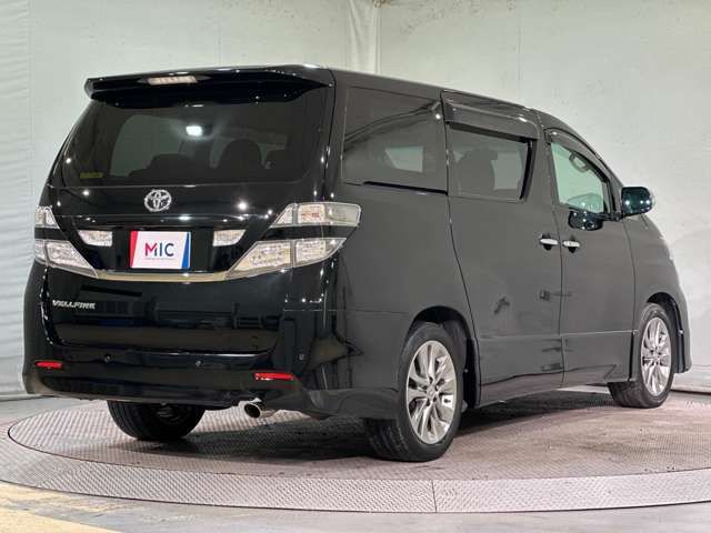 TOYOTA VELLFIRE 2011