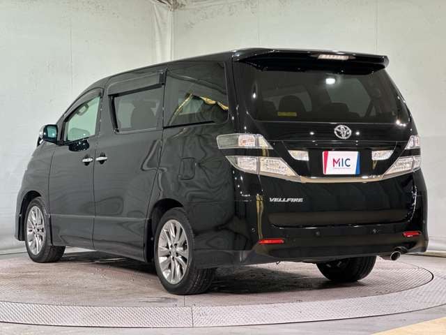 TOYOTA VELLFIRE 2011