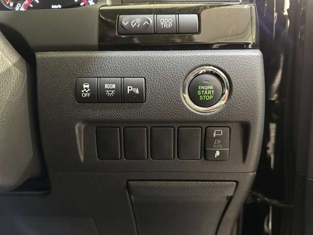 TOYOTA VELLFIRE 2011