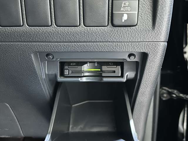 TOYOTA VELLFIRE 2011