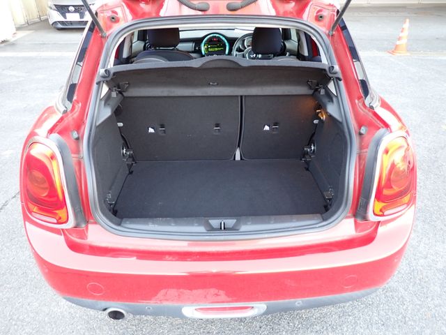 BMW BMW MINI COOPER D 5DOOR 2017