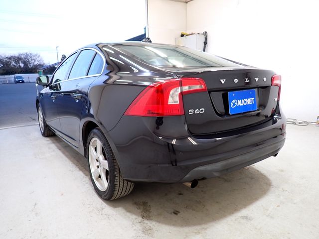 VOLVO VOLVO S60 2012