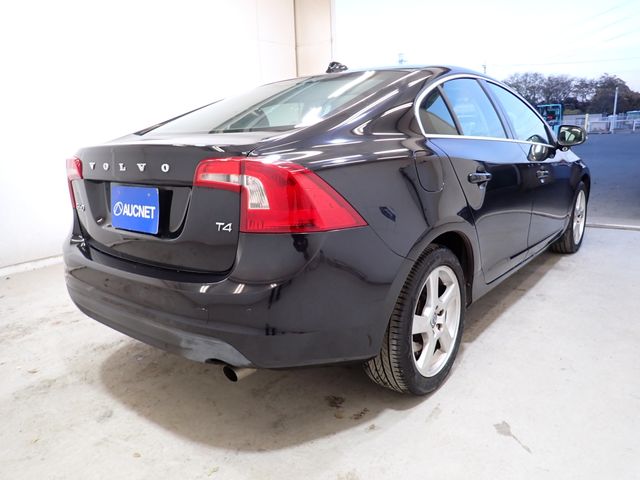 VOLVO VOLVO S60 2012