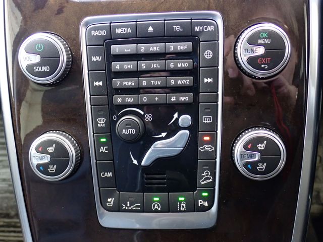 VOLVO VOLVO XC70 2016