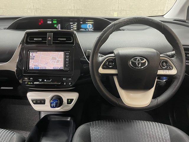 TOYOTA PRIUS 2016