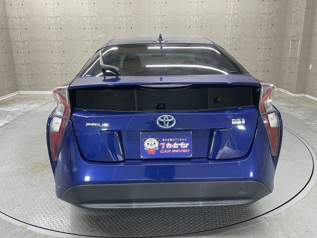 TOYOTA PRIUS 2016