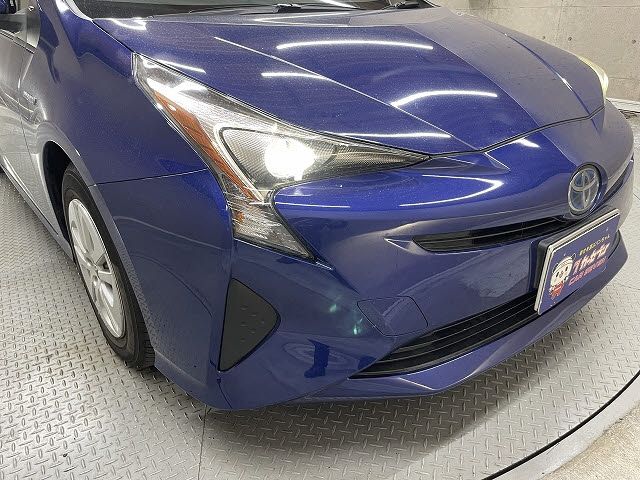 TOYOTA PRIUS 2016