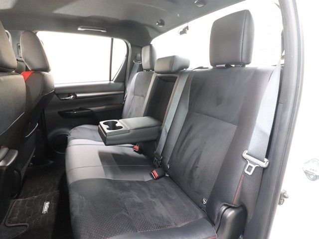 TOYOTA HILUX 4WD 2024