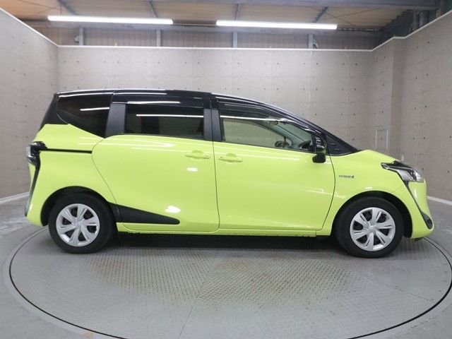 TOYOTA SIENTA HYBRID 2020