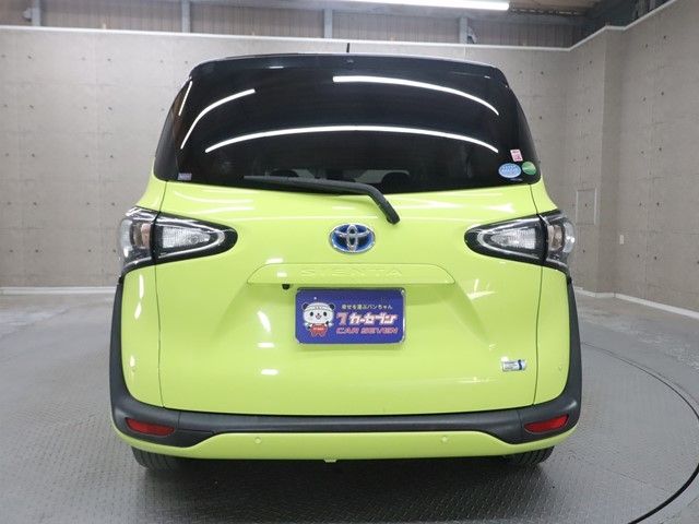 TOYOTA SIENTA HYBRID 2020