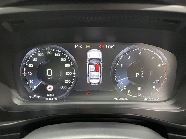 VOLVO VOLVO XC40 2022