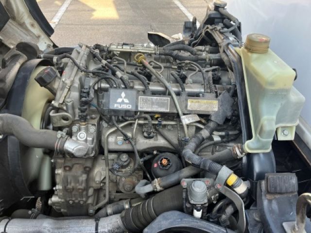 MITSUBISHI CANTER 2015