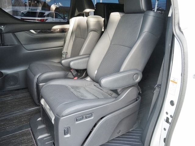 TOYOTA ALPHARD hybrid 4WD 2021