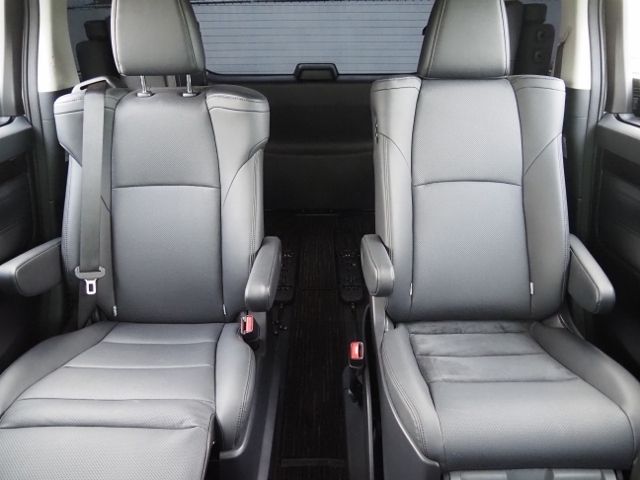 TOYOTA ALPHARD hybrid 4WD 2021