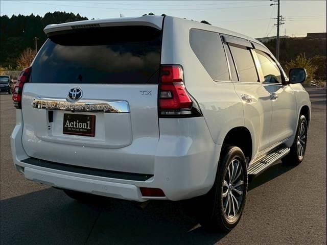 TOYOTA LANDCRUISER PRADO 2017