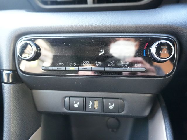 TOYOTA YARIS HYBRID 2023