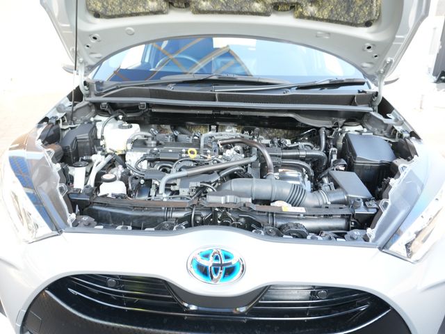 TOYOTA YARIS HYBRID 2023