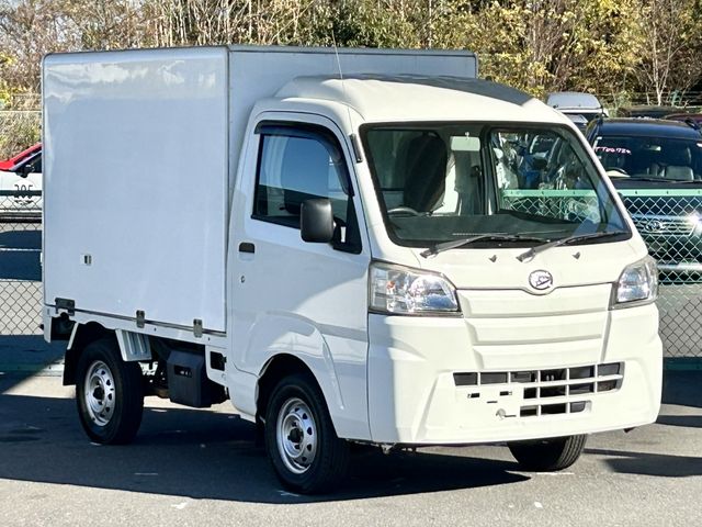 DAIHATSU HIJET truck 4WD 2017