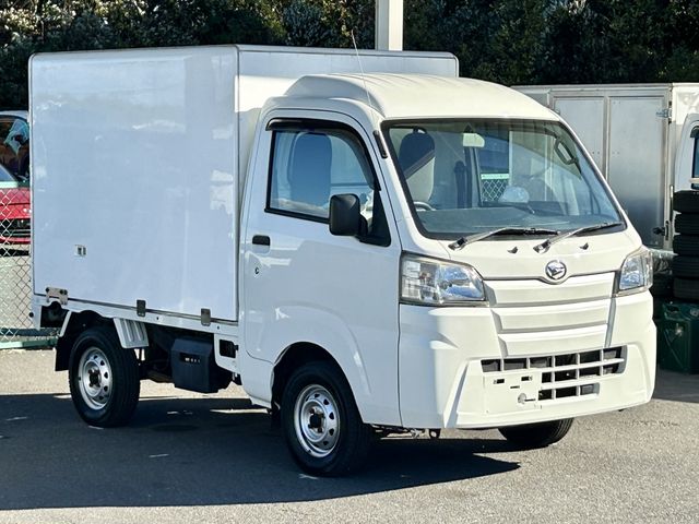 DAIHATSU HIJET truck 4WD 2017