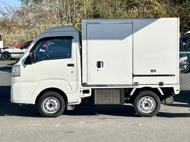 DAIHATSU HIJET truck 4WD 2017