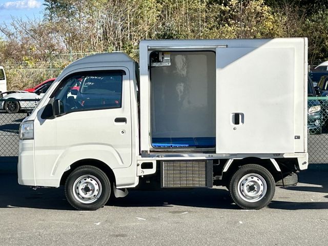 DAIHATSU HIJET truck 4WD 2017