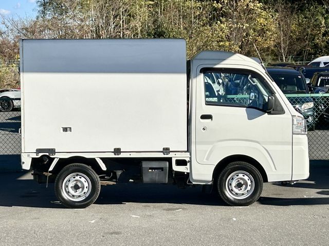 DAIHATSU HIJET truck 4WD 2017