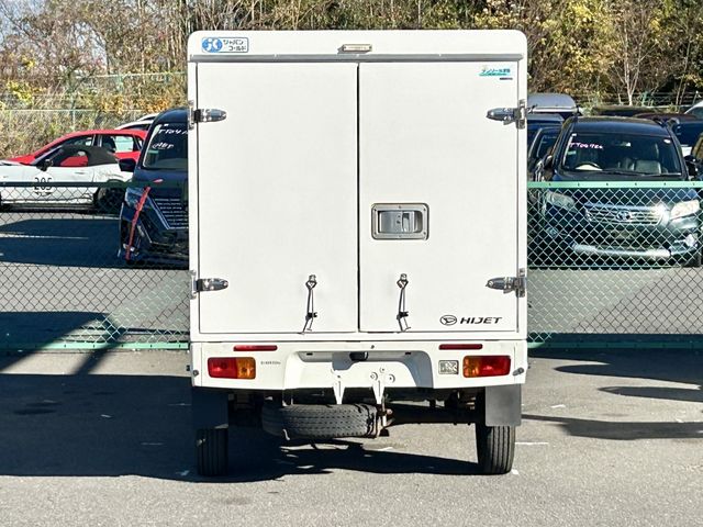 DAIHATSU HIJET truck 4WD 2017