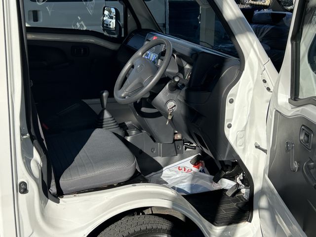 DAIHATSU HIJET truck 4WD 2017