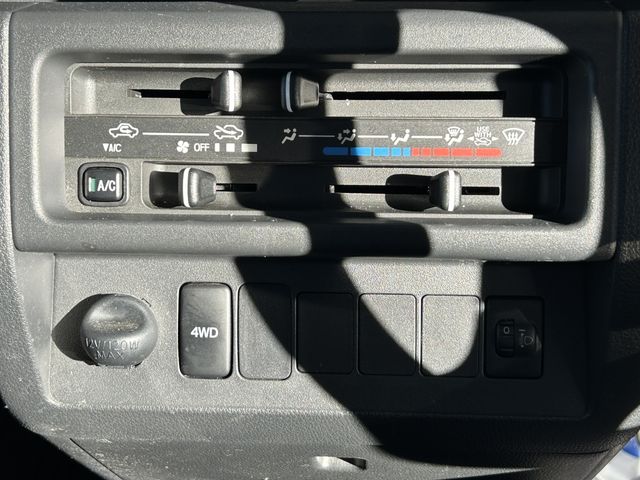 DAIHATSU HIJET truck 4WD 2017