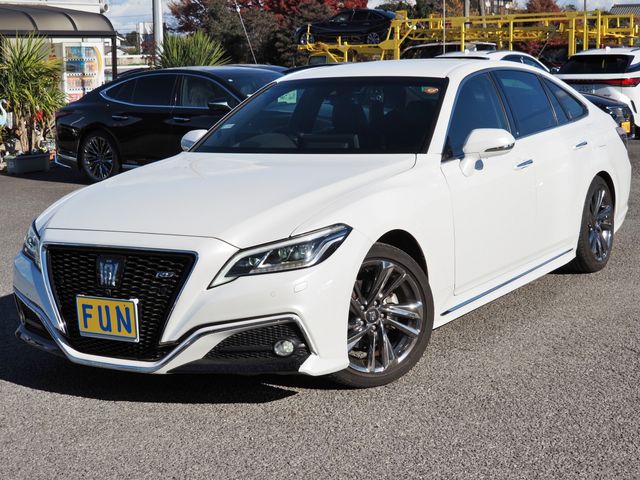 TOYOTA CROWN sedan hybrid 2022