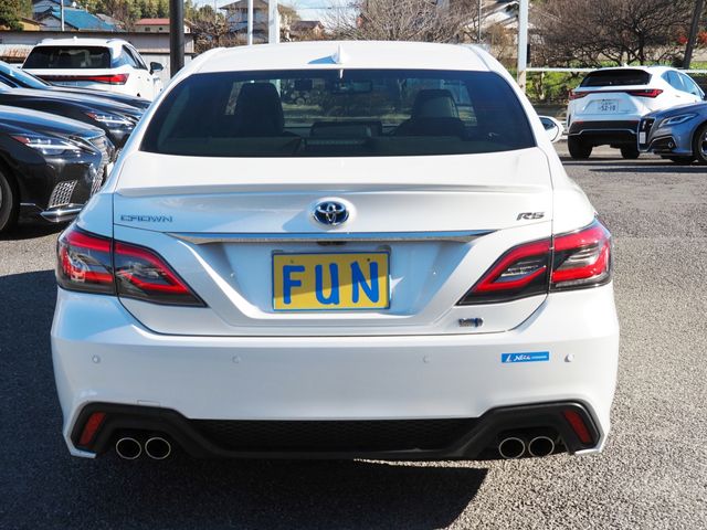 TOYOTA CROWN sedan hybrid 2022