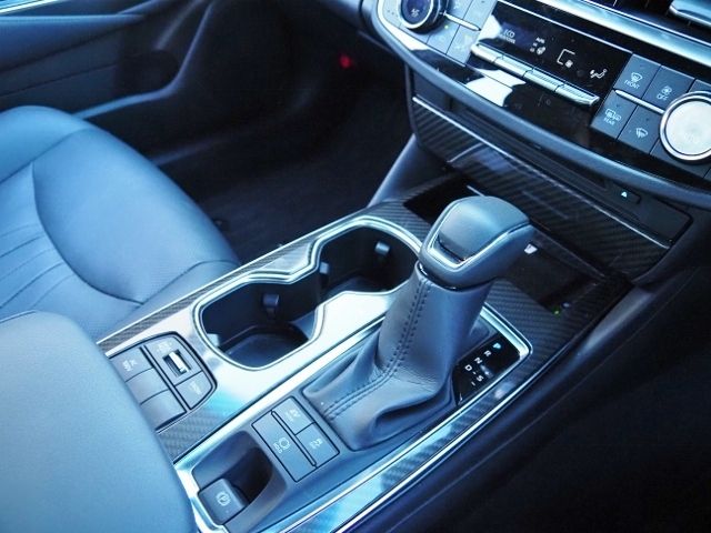 TOYOTA CROWN sedan hybrid 2022