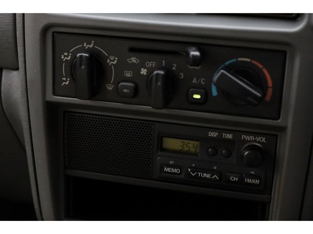 MITSUBISHI MINICA van 2011