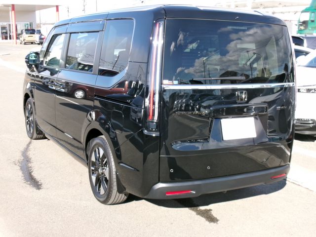 HONDA STEPWAGON e:HEV 2025