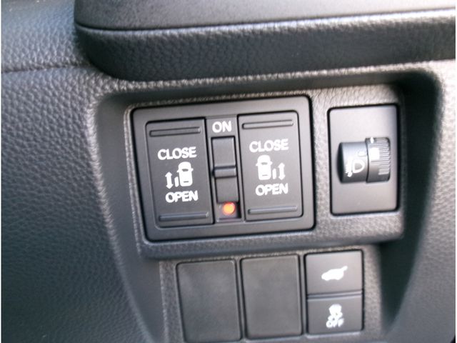 HONDA STEPWAGON e:HEV 2025