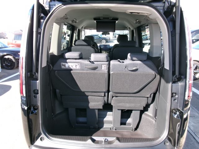 HONDA STEPWAGON e:HEV 2025