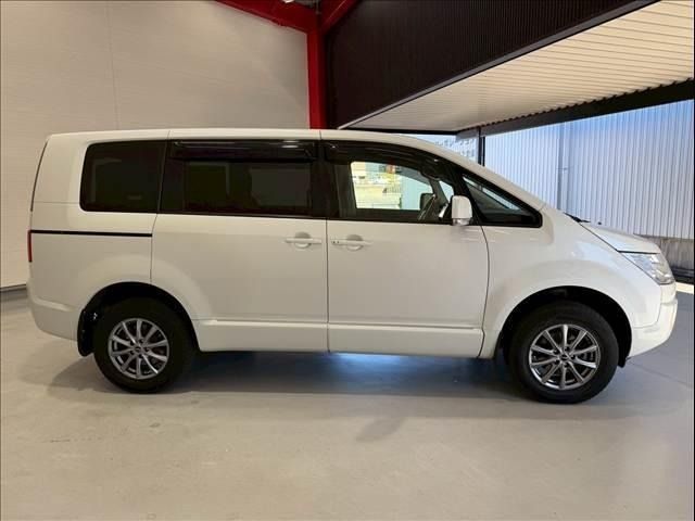 MITSUBISHI DELICA D:5 4WD 2015