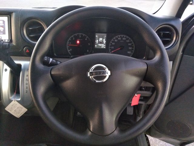 NISSAN NV350 CARAVAN 4WD 2013