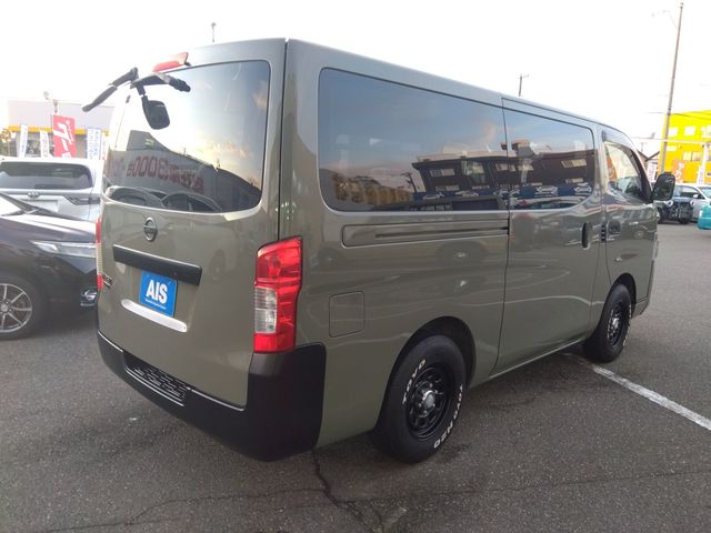 NISSAN NV350 CARAVAN 4WD 2013