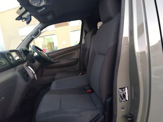 NISSAN NV350 CARAVAN 4WD 2013