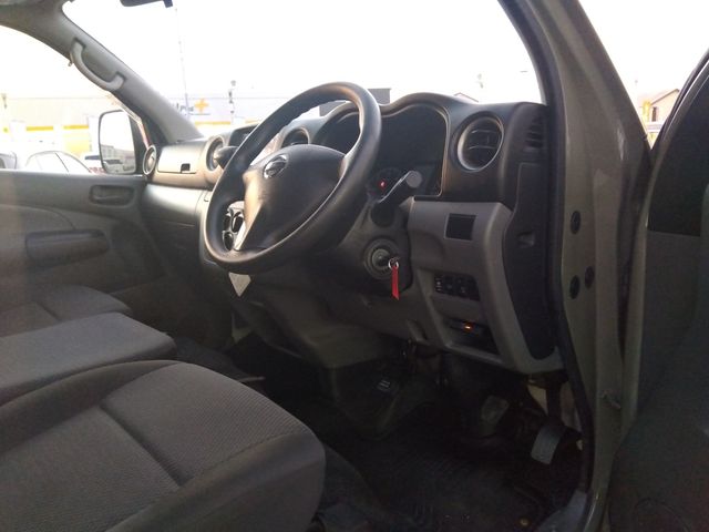 NISSAN NV350 CARAVAN 4WD 2013