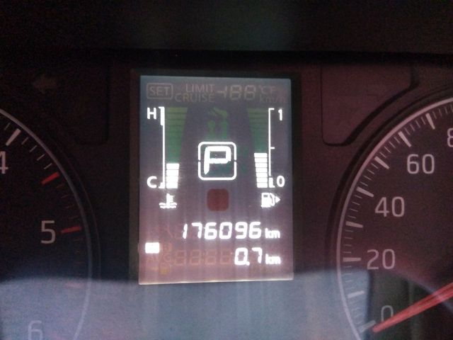 NISSAN NV350 CARAVAN 4WD 2013