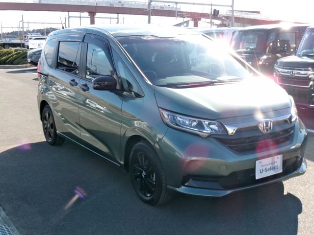 HONDA FREED 2024