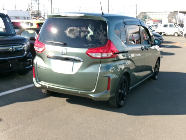 HONDA FREED 2024