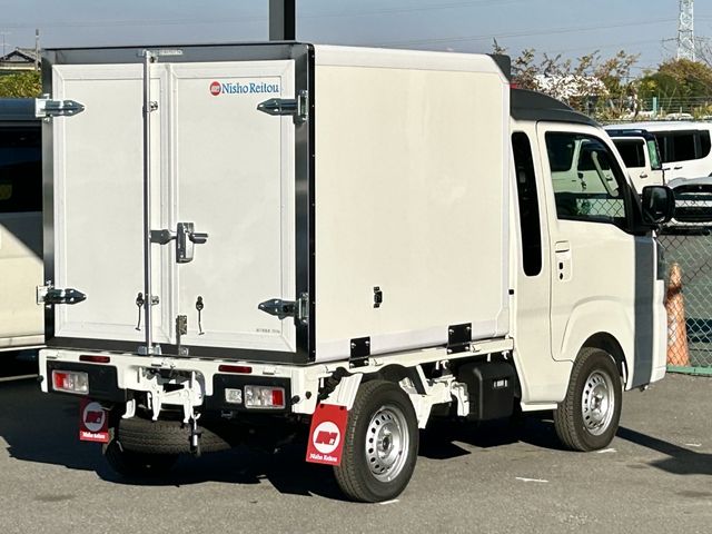 DAIHATSU HIJET truck 4WD 2025