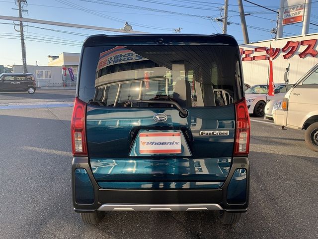 DAIHATSU TANTO FAN CROSS 2023