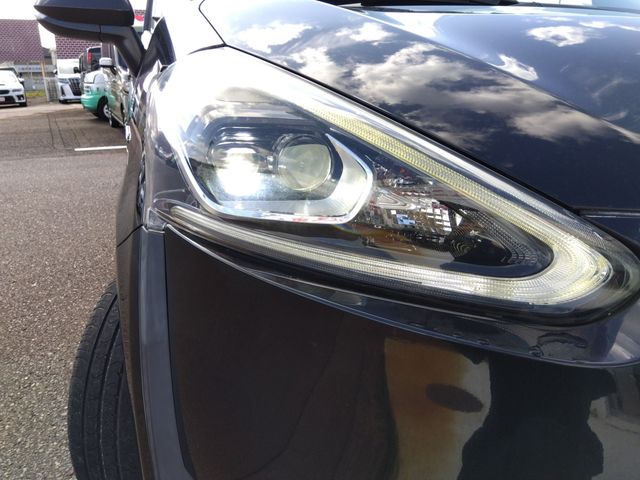 TOYOTA SIENTA HYBRID 2015